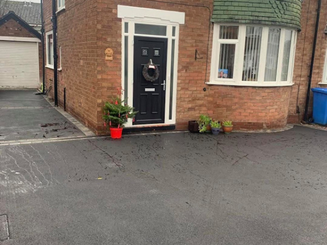 New Tarmac Driveway in Sale Manchester by Planet Surfacing